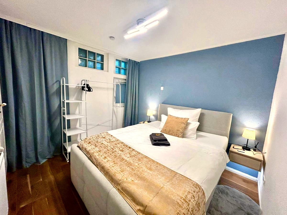 Luxx Home RV,  Apartment 01 Marienplatz, Balkon